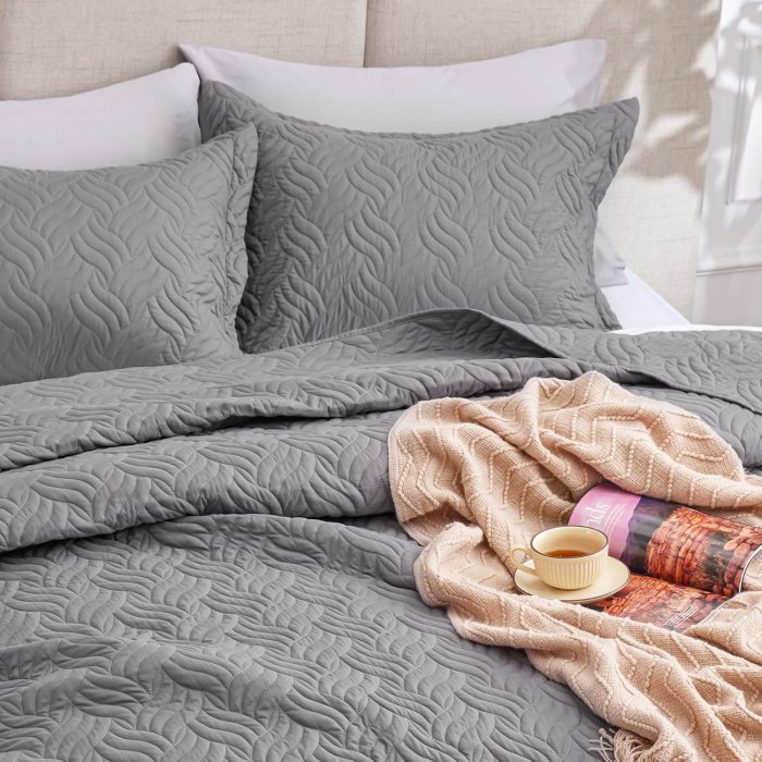 Love's cabin Grey Wave Quilt Set - 3 Piece (image 3)