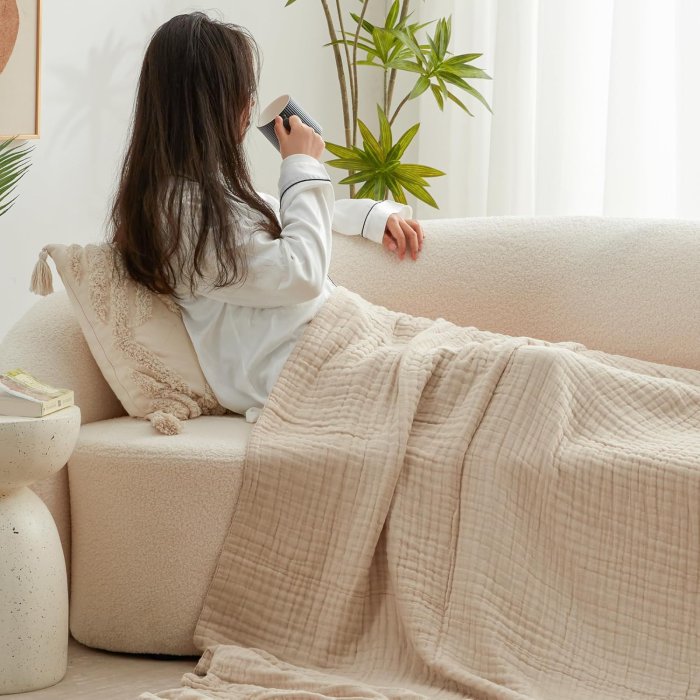 Love's Cabin Muslin King Size Blanket (Apricot) (image 3)