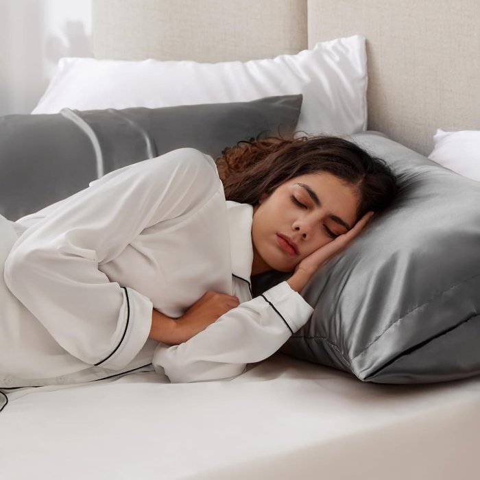 Love's Cabin Satin Pillowcase Set (Dark Gray, 20x30 inches) (image 2)